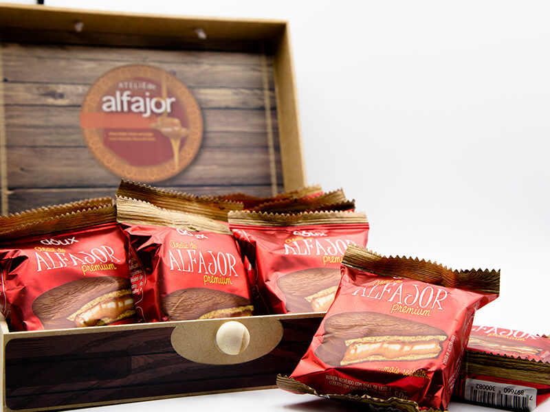 alfajor-premium-estojo-madeira-aberto.jpg