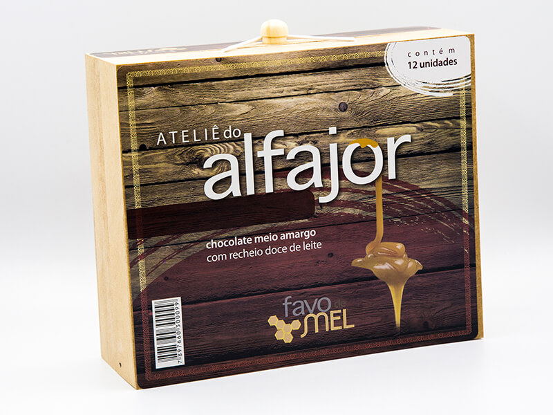 estojo-madeira-alfajor-premium.jpg